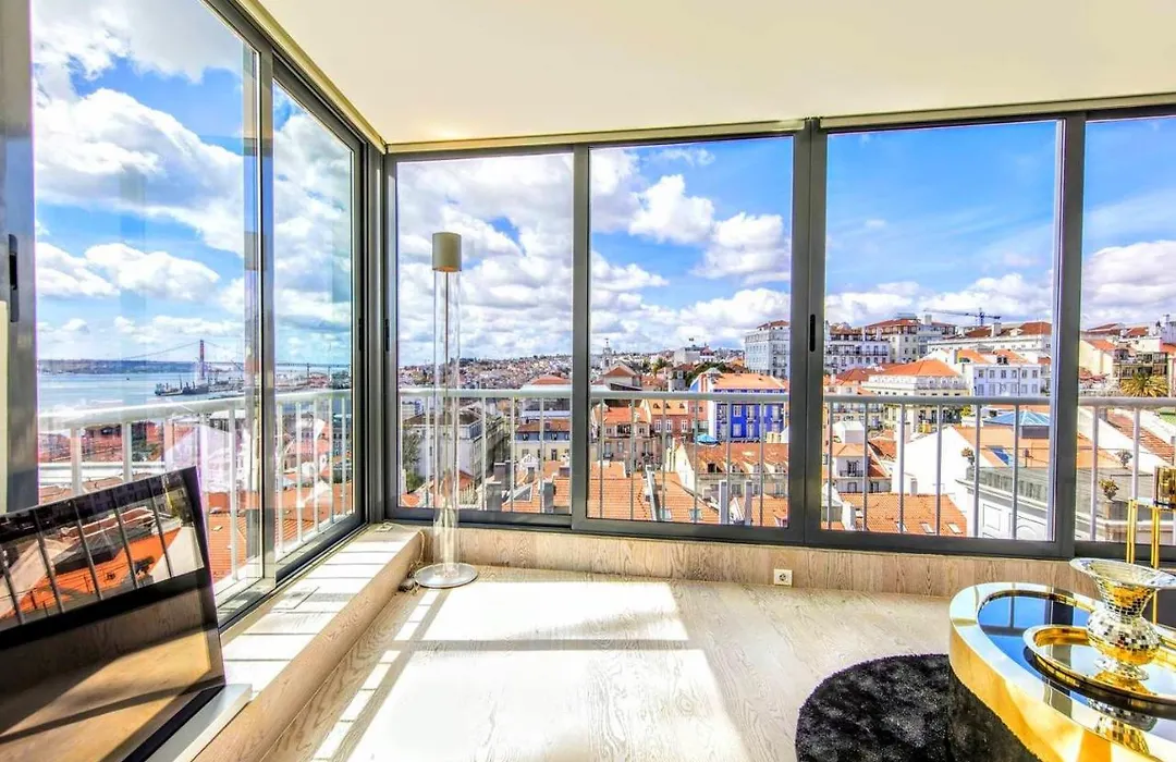 Full Sky In Chiado By Lovelystay-1